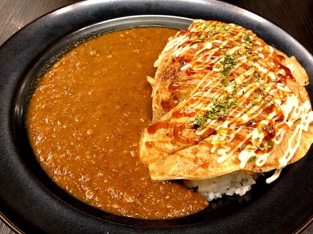 田町「飾りじゃないのよカレーは」のイカ焼きカレー。|スパイシー丸山さん