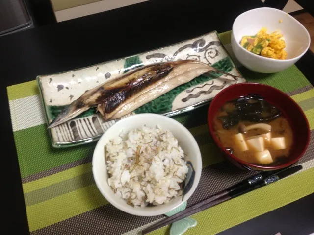 ホタテご飯 お味噌汁 さんまの干物 かぼちゃサラダ|tomoさん