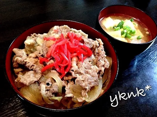 つゆだく牛丼と味噌汁|Yukiさん