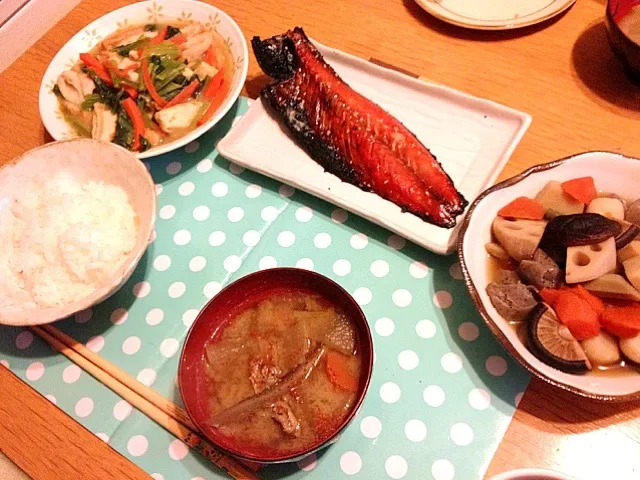 さばのみりん干、根菜の煮物、小松菜の煮浸しあん、豚汁|なおさん