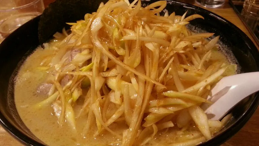 Snapdishの料理写真:ネギ味噌ラーメン @1000|tsukaさん