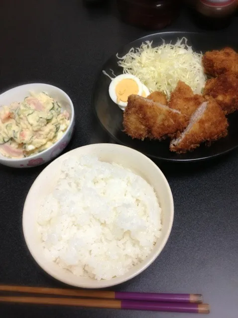 Snapdishの料理写真:ヒレカツ定食|yorisakuさん