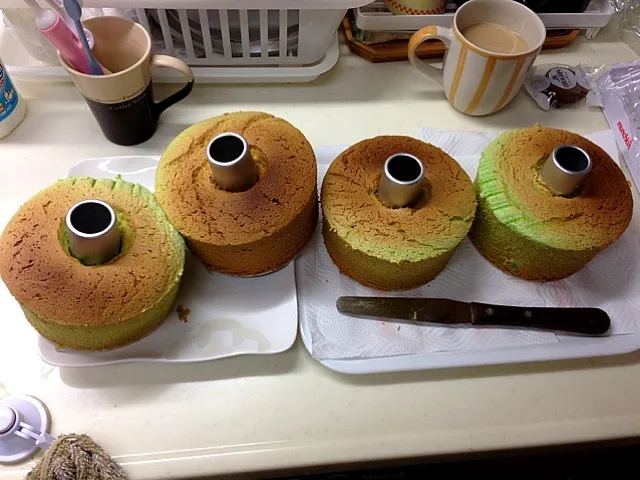 4 pandan chiffon cakes|Rowen Wongさん