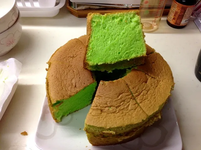 Pandan chiffon cake|Rowen Wongさん