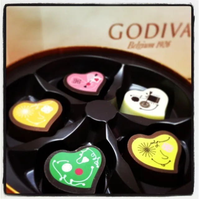 GODIVA チョコレートバレンタインVer|あいりさん