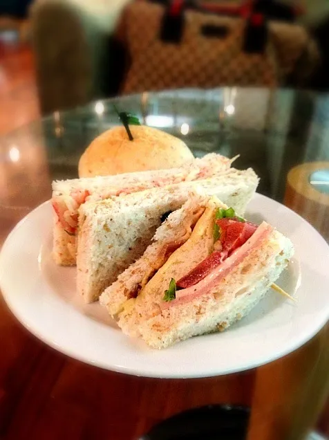 Sandwiches for breakfast|nicky tangさん