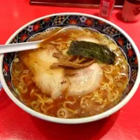 しんしんと降る雪も大盛り醤油ラーメンの湯気に溶けゆく|フクフクロウさん