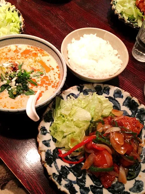 Snapdishの料理写真:鶏唐揚げ甘酢餡と担々麺定食|yさん