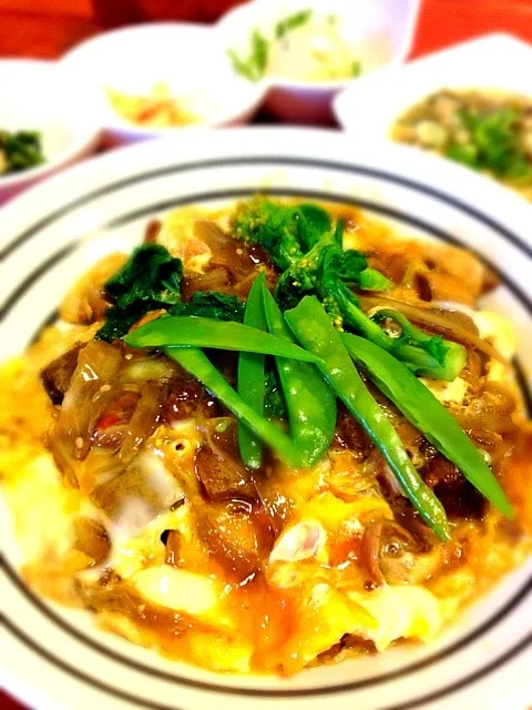 牛すじ玉子丼|かっぴーさん