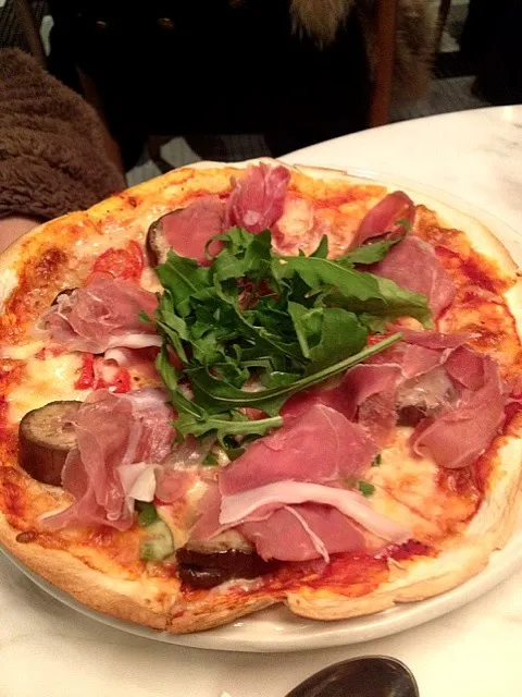 プロシュット ピザ (Parma ham pizza)|ドラさん