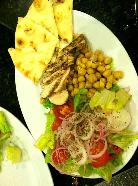 Grilled Chicken & Feta Salad|Willie Cochranさん