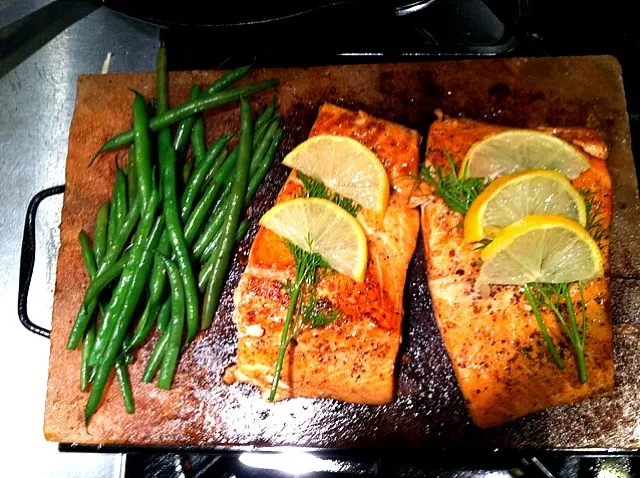 Grilled Salmon & String Beans on a Salt Block|Willie Cochranさん