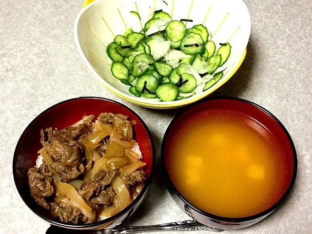 焼肉牛丼•お漬物|うるしちかさん