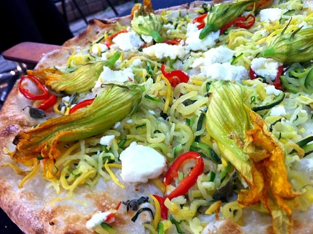 Squash Blossom Pizza @ Lolita|Vidur Gangwalさん