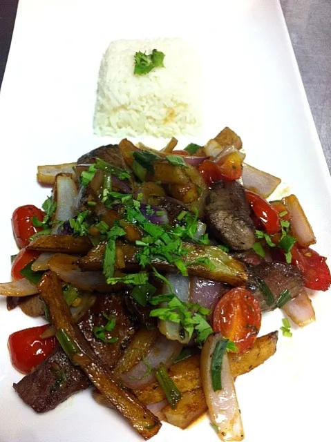 lomo saltado .....|noe rodriguezさん