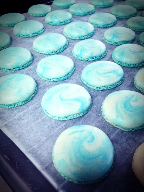 Blue sky macaron 🌀☁🌈|Prae~*さん