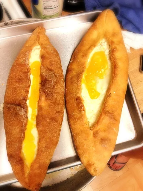 Snapdishの料理写真:Cheese bread with an egg|rima mさん