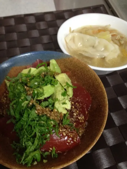 鮪アボカド丼🍀白湯スープ餃子|☆光るさん