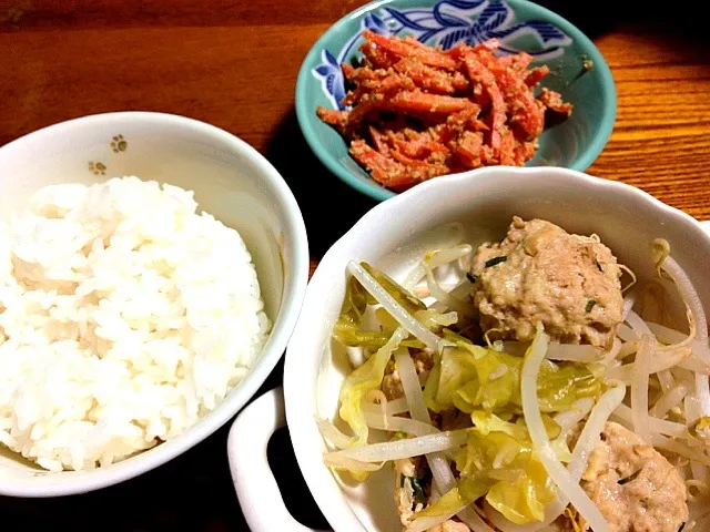 Snapdishの料理写真:キャベツと豚肉の蒸し煮＆ごまにんじん|ときこさん