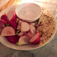 Radishes with butter and salt|michael rylanderさん