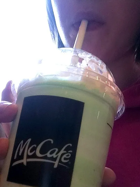 Shamrock shake!!👅👅|hannahさん