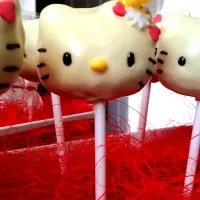 Snapdishの料理写真:Hello Kitty Cake Pops