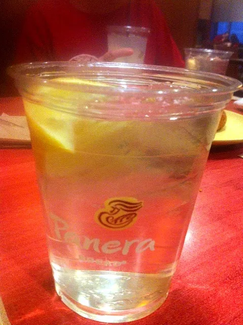 Panara water with lemon! 🍋|hannahさん