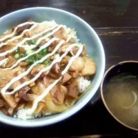 Snapdishの料理写真:巨大なチャーシュー丼|たいちさん