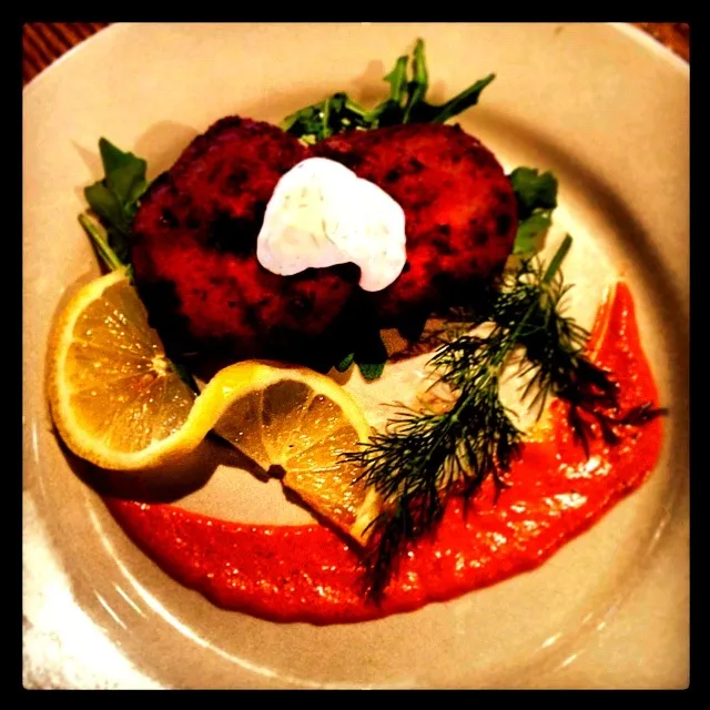 Salmon croquettes with roasted red pepper sauce and lemon dill aioli|Andrew Tobinさん