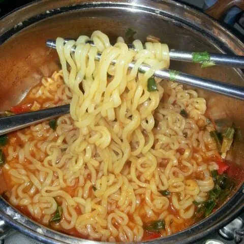 틈새 라면! the hottest ramyun i've ever taste! |latigy marpashaさん