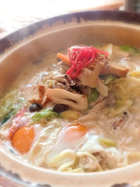 Snapdishの料理写真:野菜てんこ盛り煮込みラーメン🍜|ちっきーさん