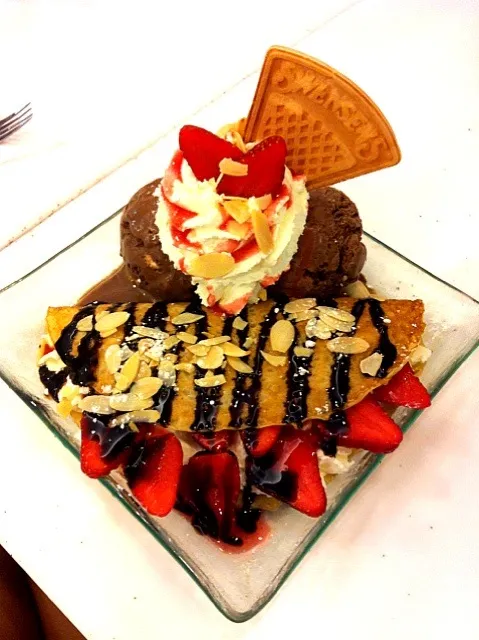 Swensens strawberry fever|modmengさん