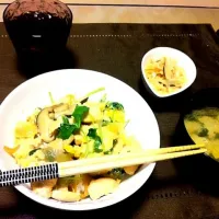 Snapdishの料理写真:親子丼、切り干し大根|あいりさん