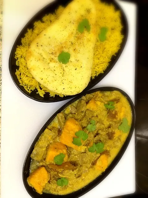 Lamb and sweet potato curry with pilau rice and naan bread|Steve Pountneyさん