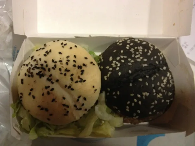 Mc's Black&White Burger|Sherinewangさん