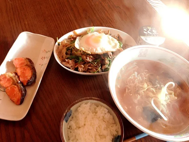 チャプチェと味噌ラーメン|きょうこさんさん