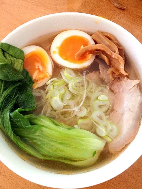 お取り寄せ(？)のラーメンでお昼ごはん☆|ぽっちゃんさん