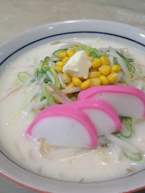 Snapdishの料理写真:塩バターコーン 豆乳ラーメン|うっちーさん