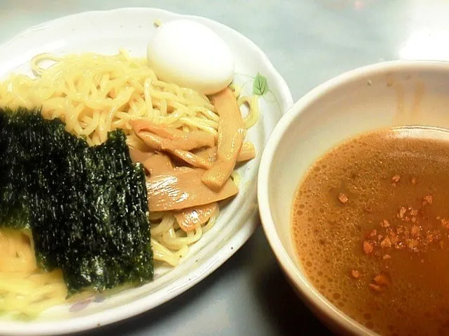 日清 極太つけ麺の達人 静岡の知人からもらった魚粉かけて食った！ 市販品でもけっこう美味いw|Keitaさん