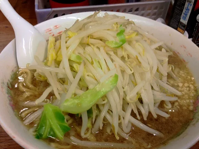 小ブタ 麺半分 野菜 にんにく少し|もりもり777さん