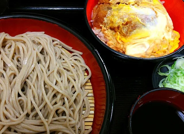 Snapdishの料理写真:富士そば  ミニかつ丼セット|もっちゃんさん