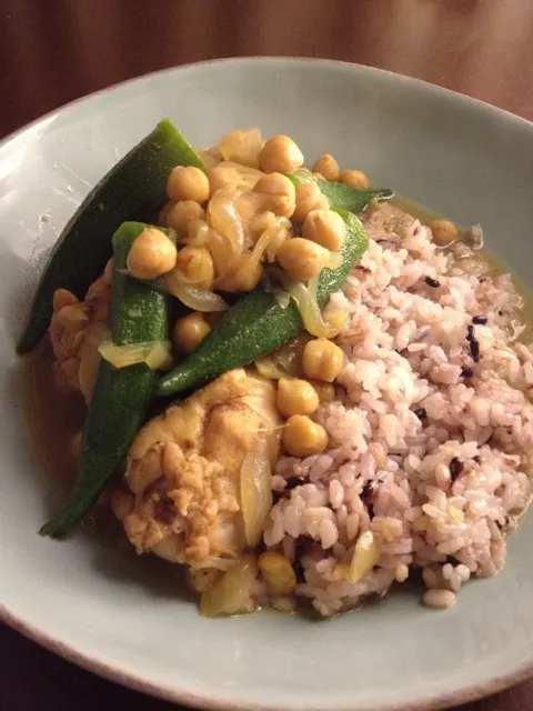 Chicken drumstick tagine with okras and chickpeas|Masayo Nさん