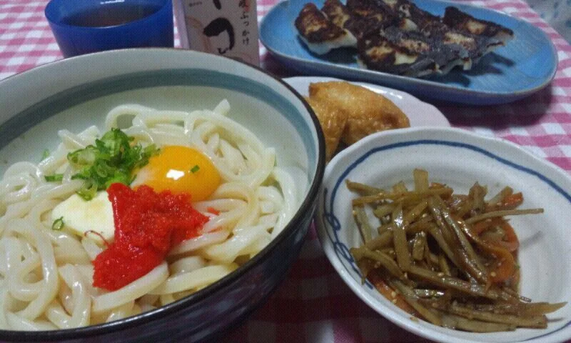 釜玉明太バターうどん、冷凍餃子、（以下のりちゃんから差し入れ）きんぴらごぼう、いなりすし|まあるさん