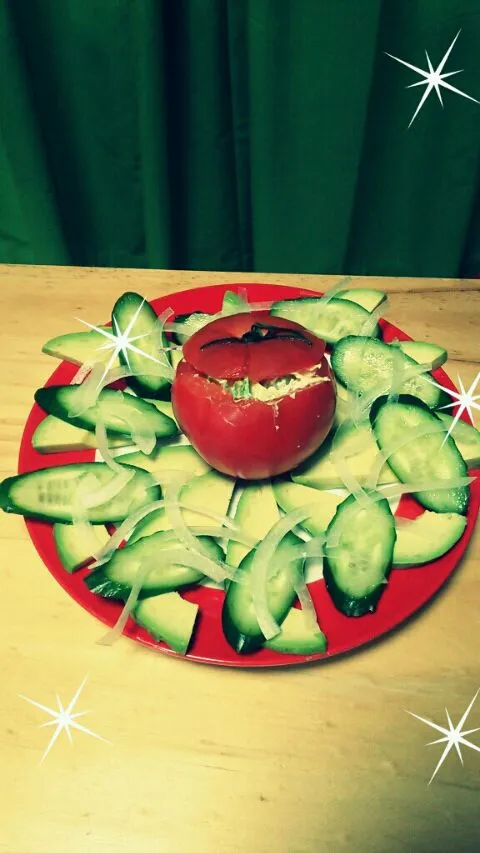 Tomato and onion and cucumber and avocado|youさん