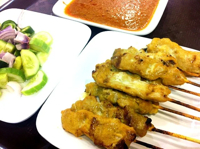 Thai Satay (grilled pork with peanut sauce).|hayyanaさん