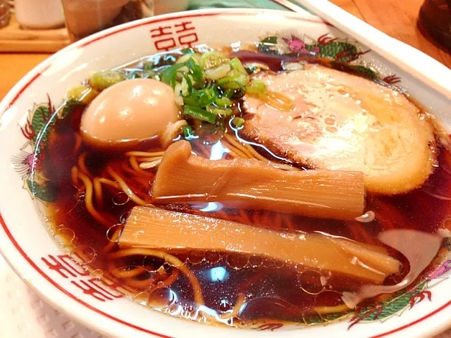 紅ラーメン 煮卵トッピング|ちびさん