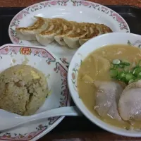 Snapdishの料理写真:王将ラーメンセット|根本　正浩さん