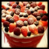 Mixed berries cake|kurt drysdaleさん