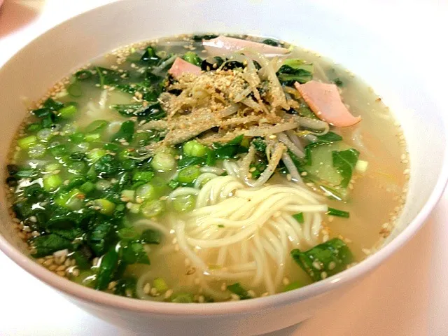 野菜たっぷりとんこつラーメン|＊ノンタ＊さん