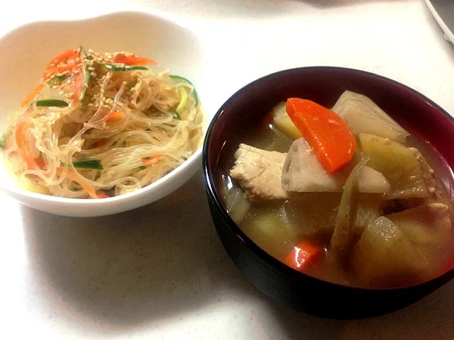 Snapdishの料理写真:野菜たっぷりスープ. 春雨サラダ|なるなるさん